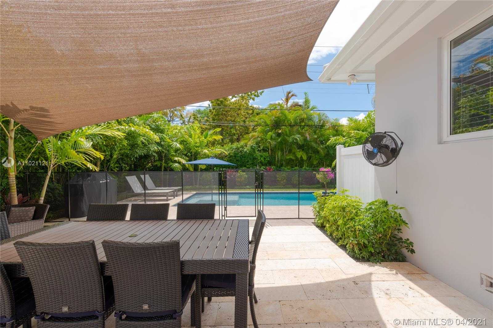 Small Image of 708 MAJORCA AVE, Coral Gables Number 31