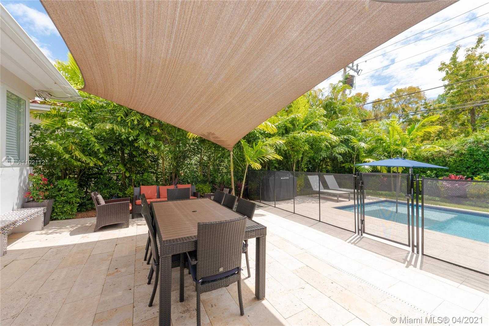Small Image of 708 MAJORCA AVE, Coral Gables Number 32