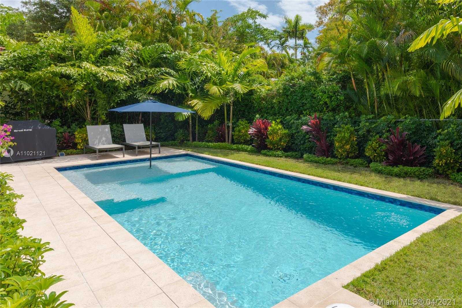 Small Image of 708 MAJORCA AVE, Coral Gables Number 4