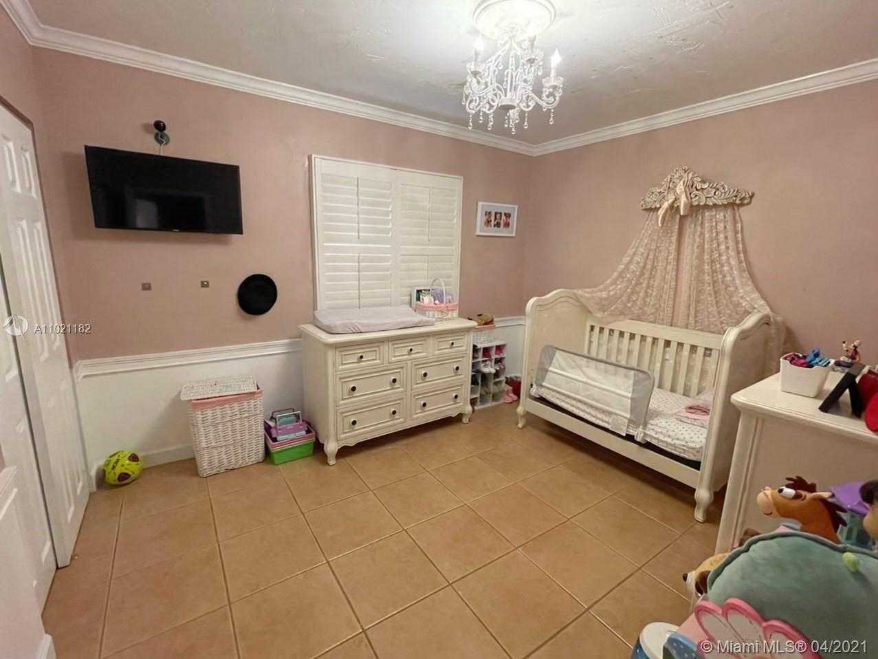 Small Image of 2310 SOUTH WEST 16TH CT, Miami Number 9