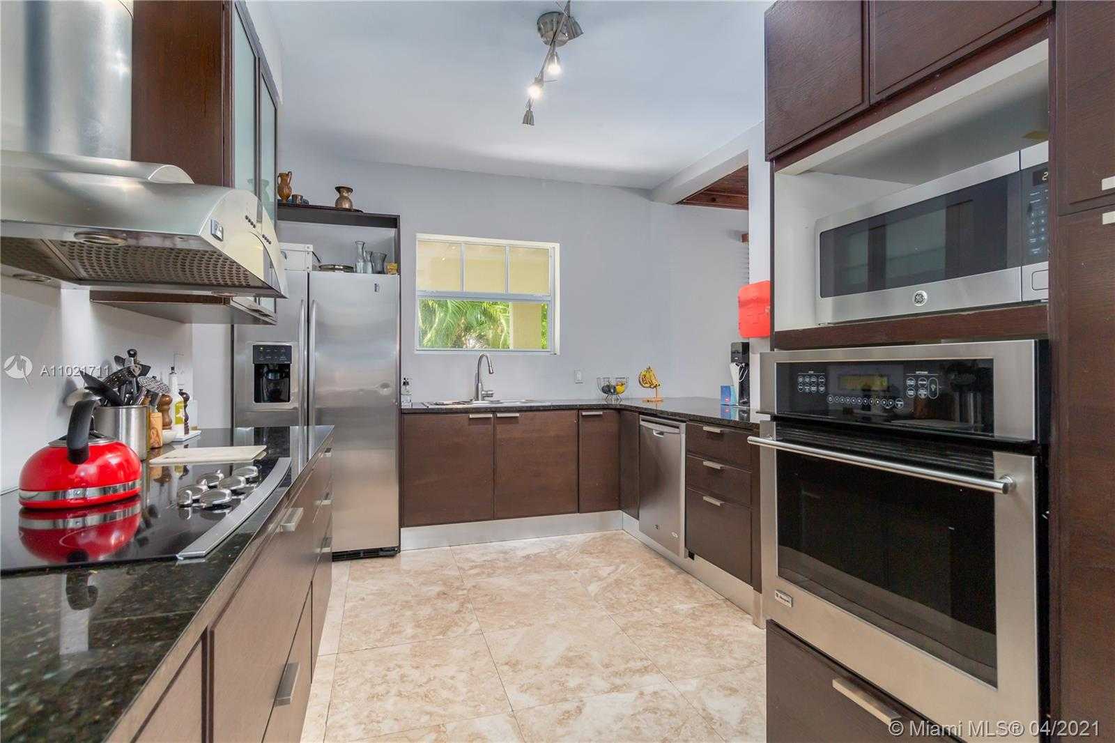 Small Image of 1710 HERNANDO ST, Coral Gables Number 10