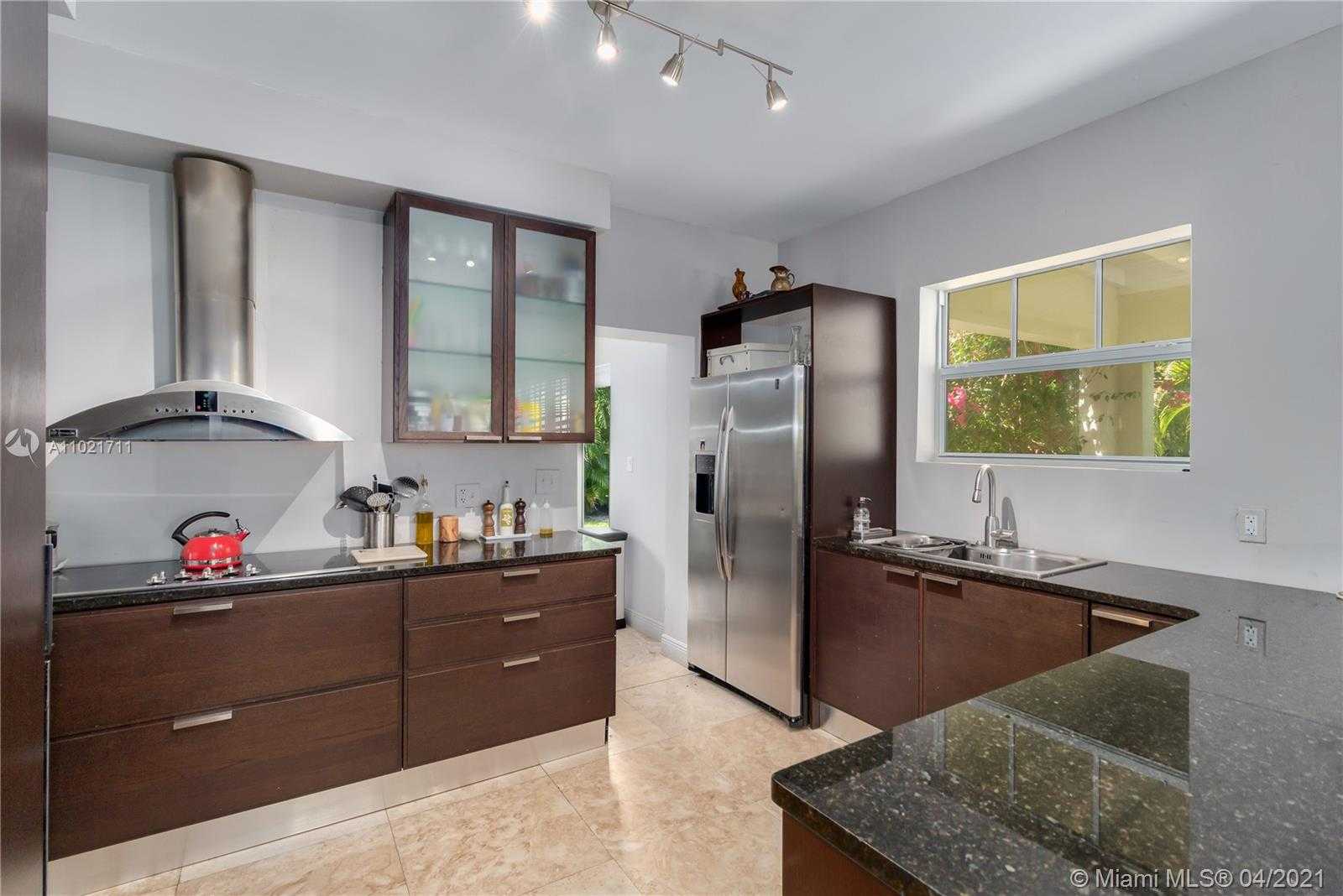 Small Image of 1710 HERNANDO ST, Coral Gables Number 11