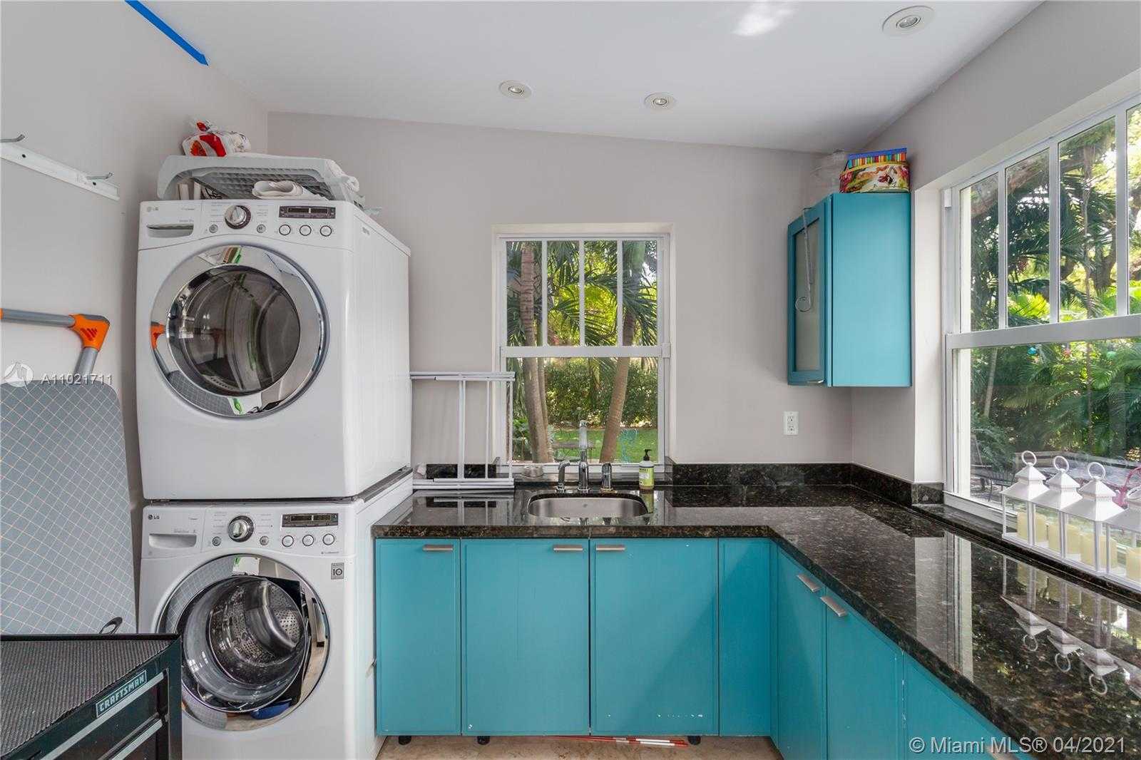 Small Image of 1710 HERNANDO ST, Coral Gables Number 12