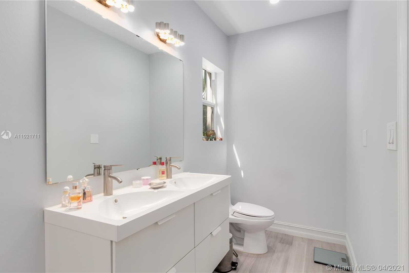 Small Image of 1710 HERNANDO ST, Coral Gables Number 20