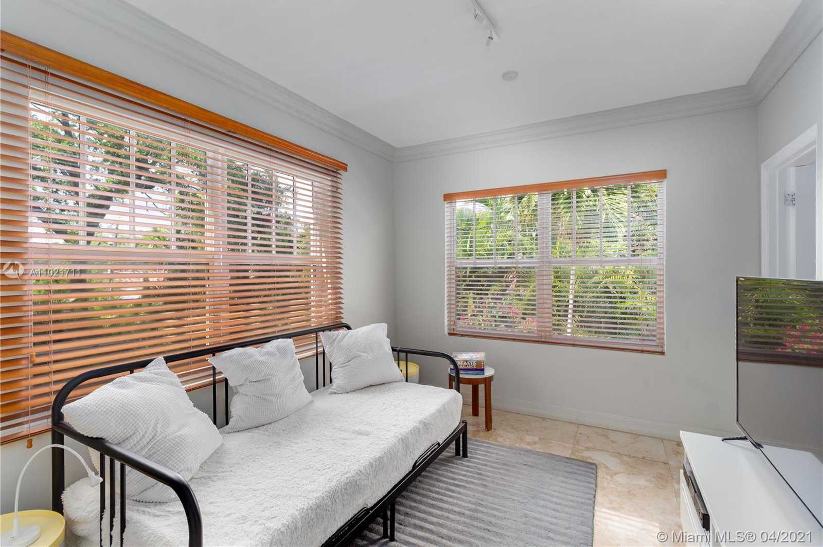 Small Image of 1710 HERNANDO ST, Coral Gables Number 22