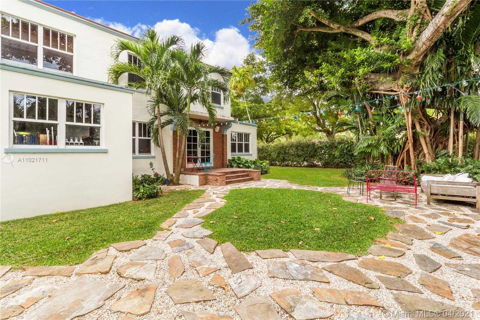 Small Image of 1710 HERNANDO ST, Coral Gables Number 26