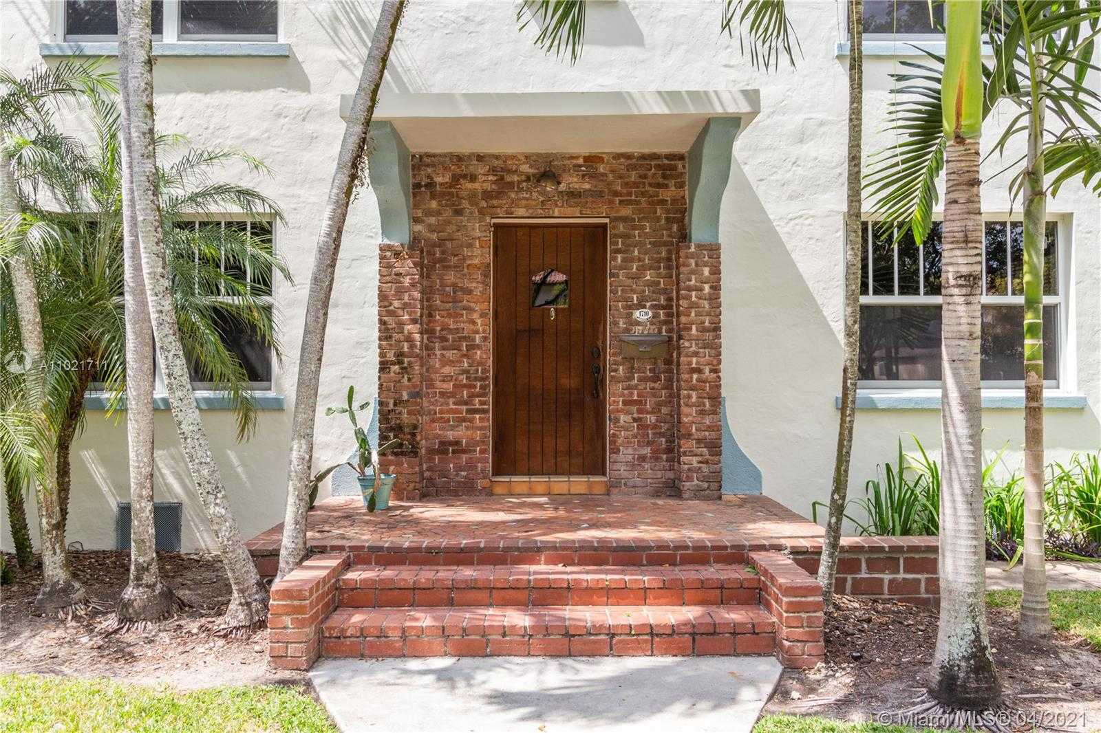 Small Image of 1710 HERNANDO ST, Coral Gables Number 3