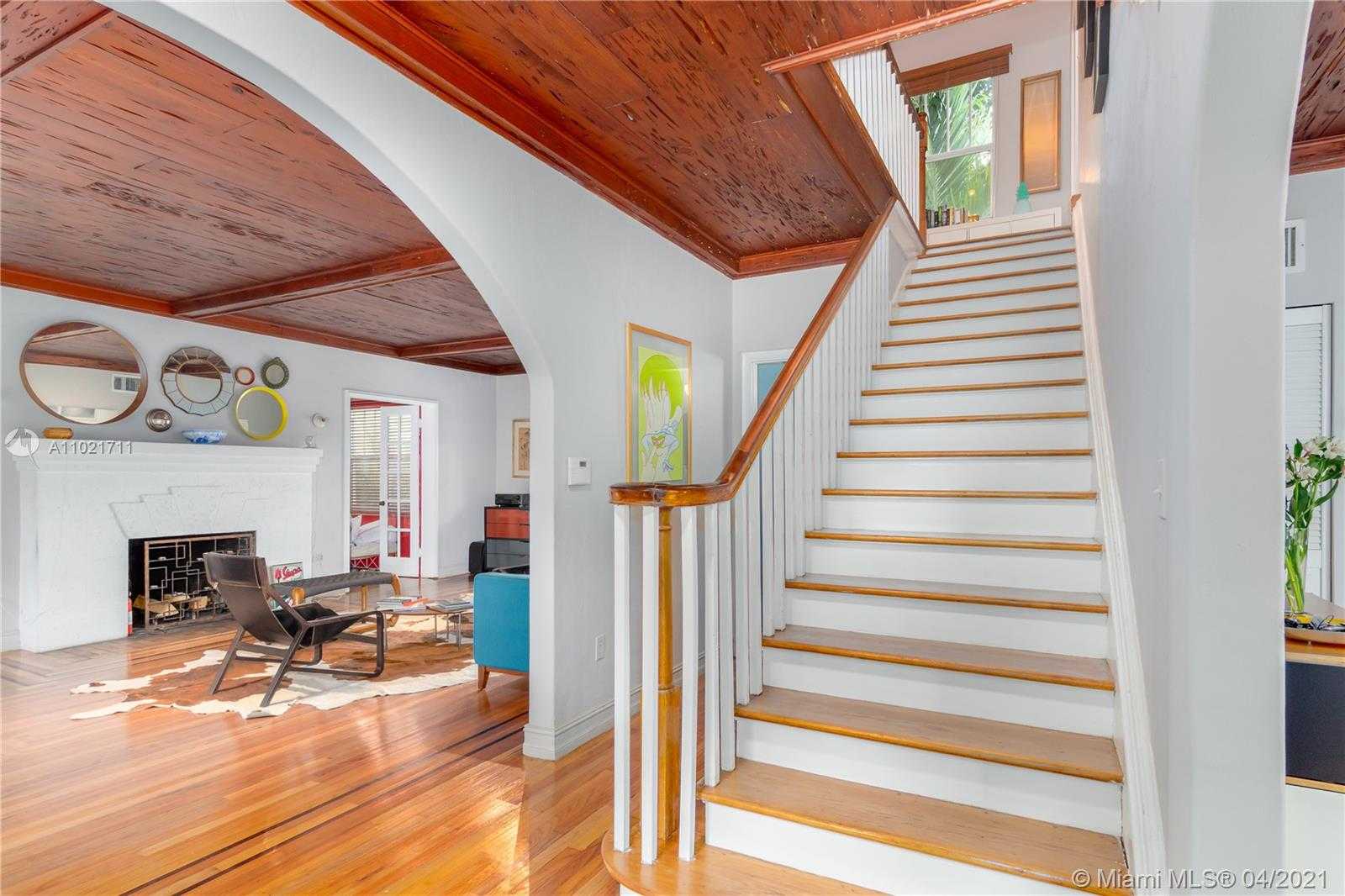 Small Image of 1710 HERNANDO ST, Coral Gables Number 4
