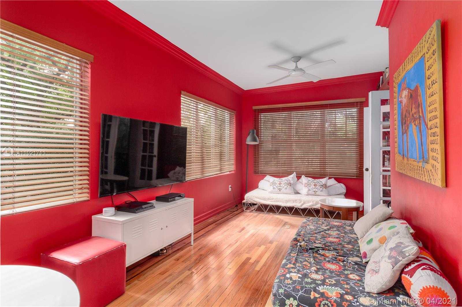 Small Image of 1710 HERNANDO ST, Coral Gables Number 8