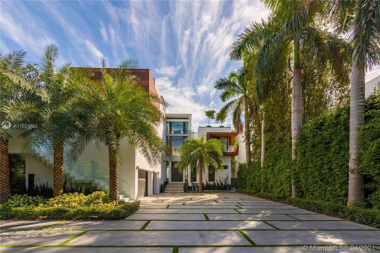Small Image of 1374 SOUTH VENETIAN WAY, Miami Number 2