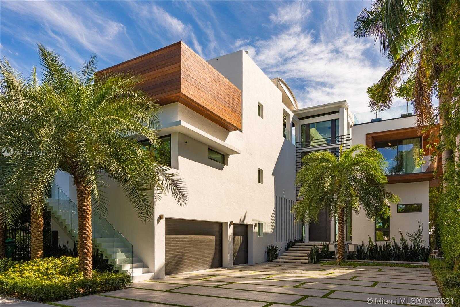 Small Image of 1374 SOUTH VENETIAN WAY, Miami Number 3