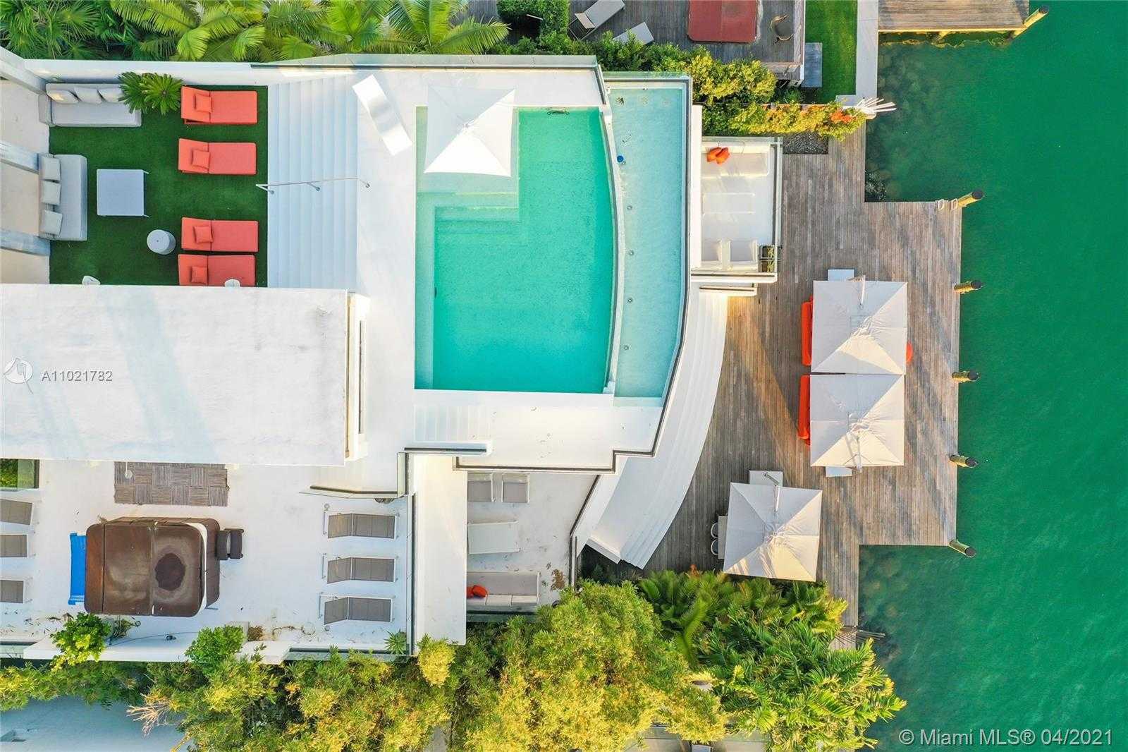 Small Image of 1374 SOUTH VENETIAN WAY, Miami Number 48