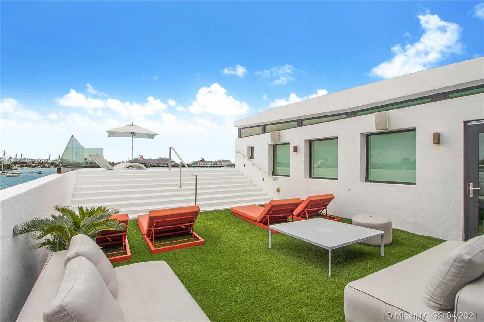 Small Image of 1374 SOUTH VENETIAN WAY, Miami Number 49