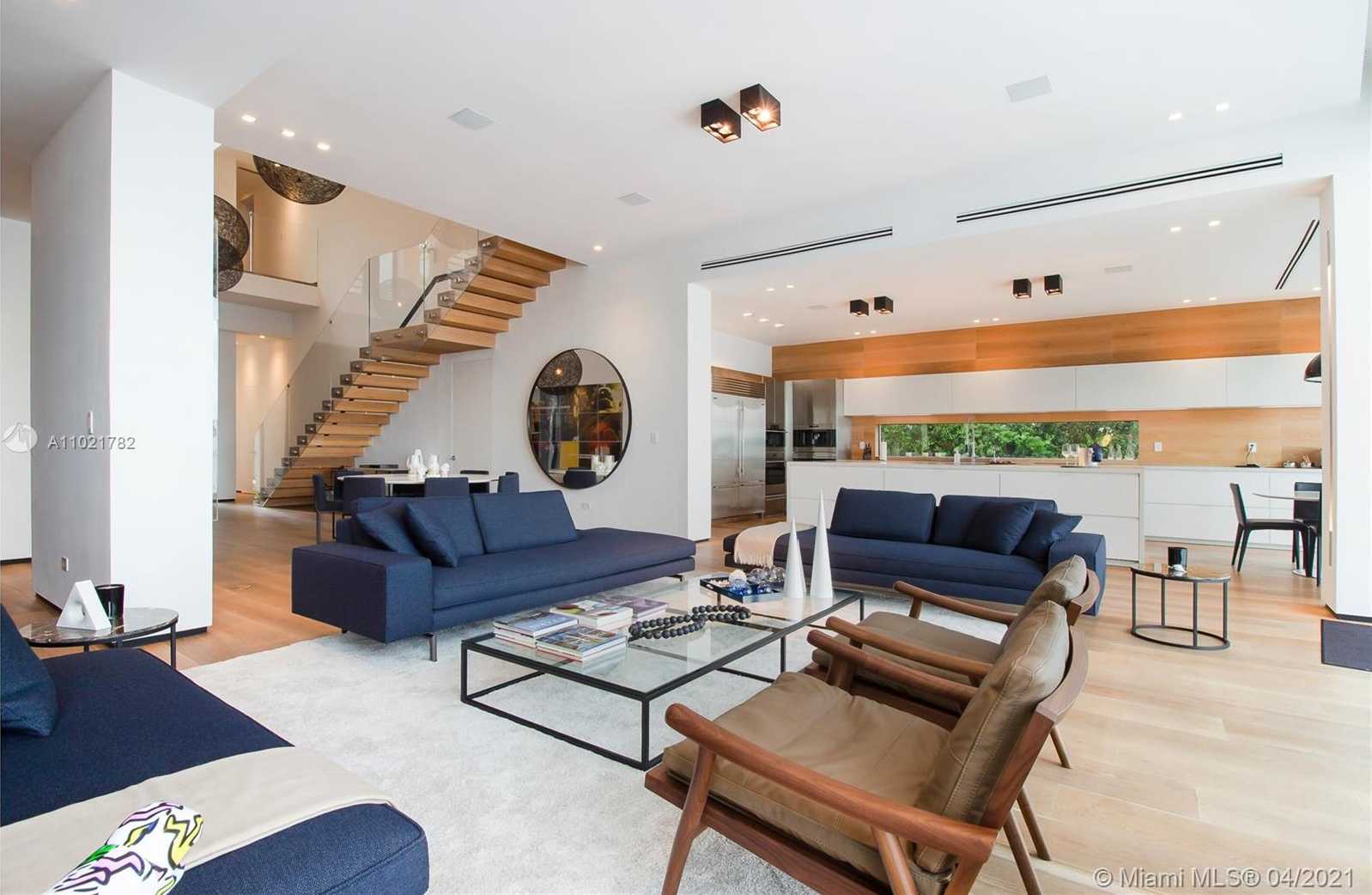 Small Image of 1374 SOUTH VENETIAN WAY, Miami Number 5