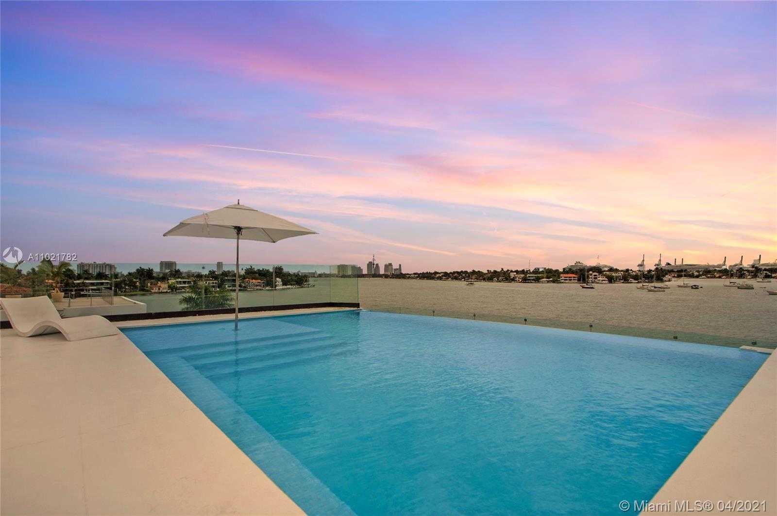 Small Image of 1374 SOUTH VENETIAN WAY, Miami Number 53