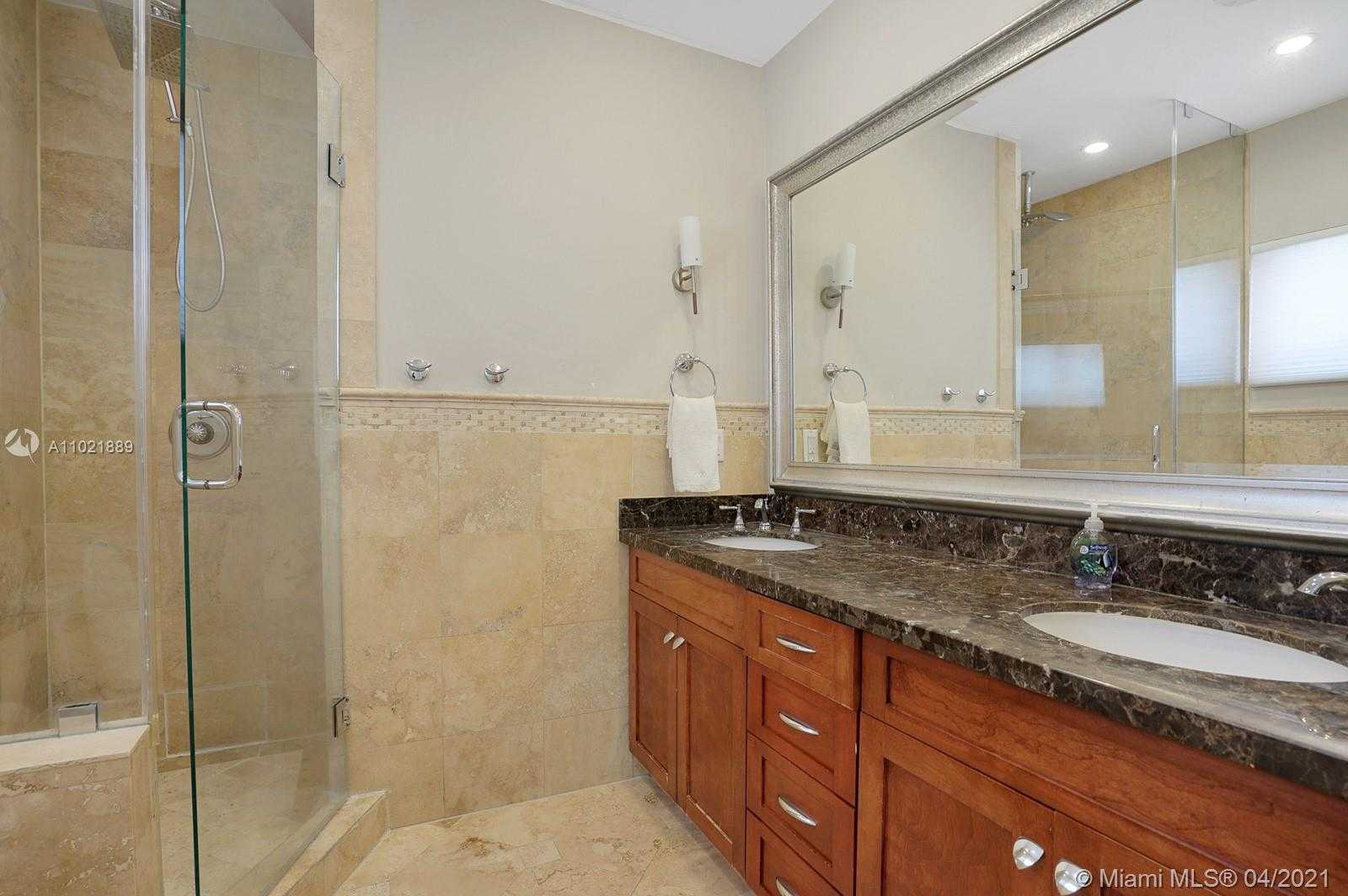 Small Image of 1220 CAPRI ST, Coral Gables Number 10