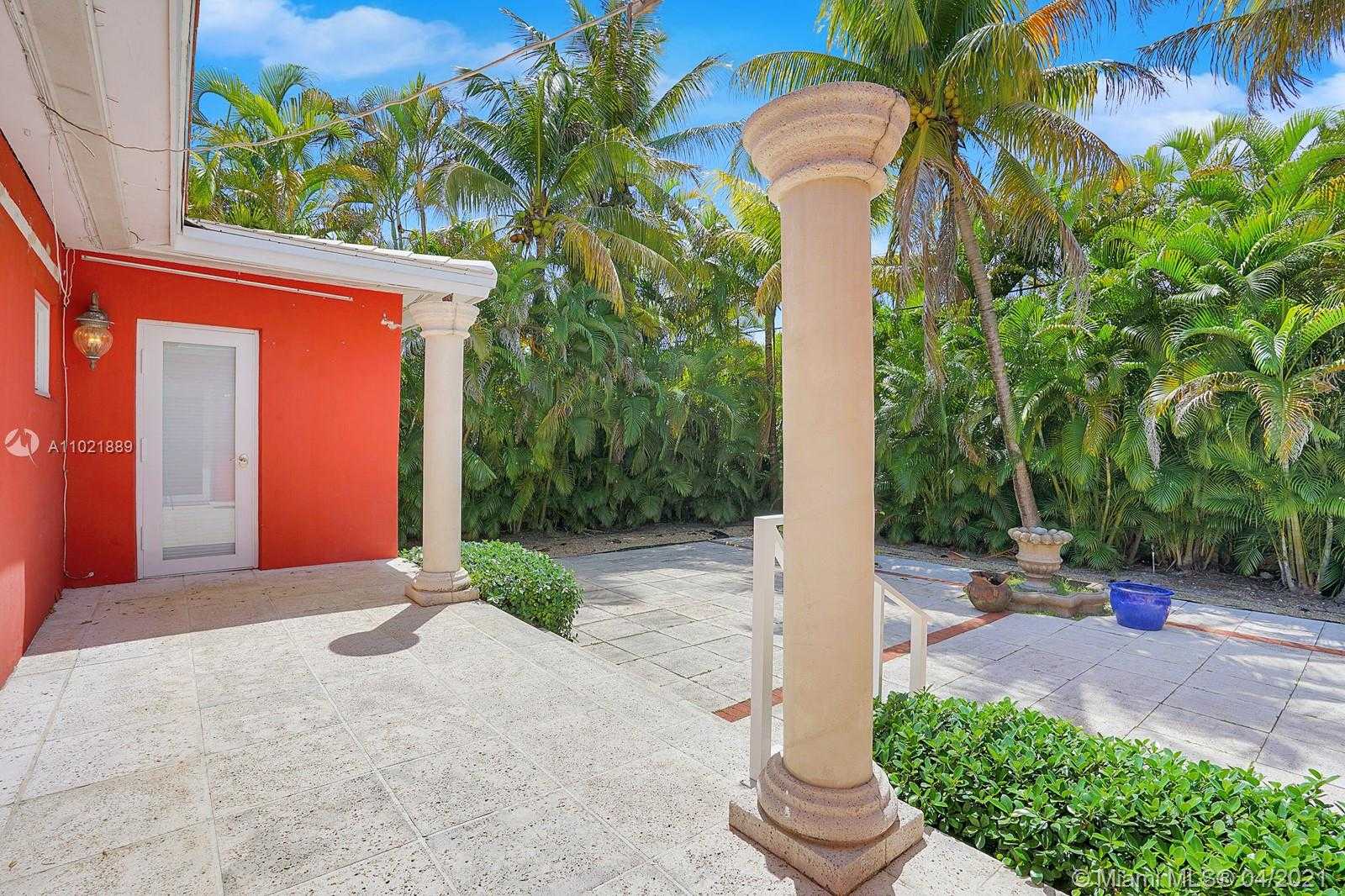 Small Image of 1220 CAPRI ST, Coral Gables Number 14