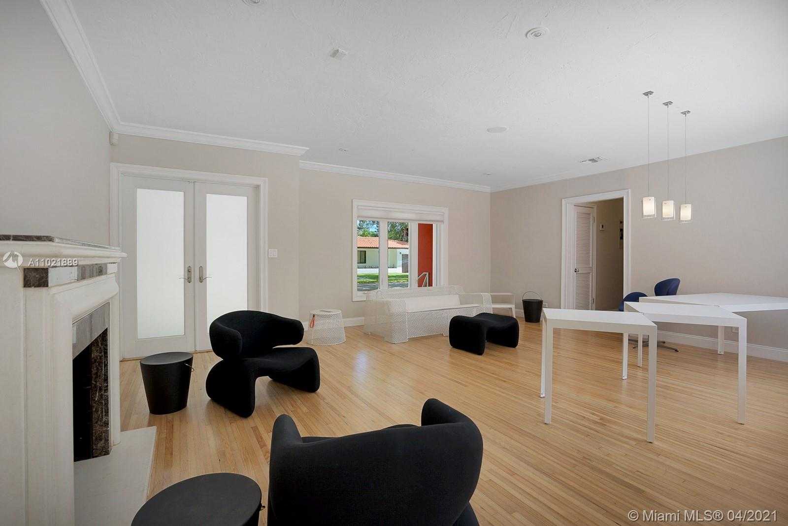 Small Image of 1220 CAPRI ST, Coral Gables Number 3