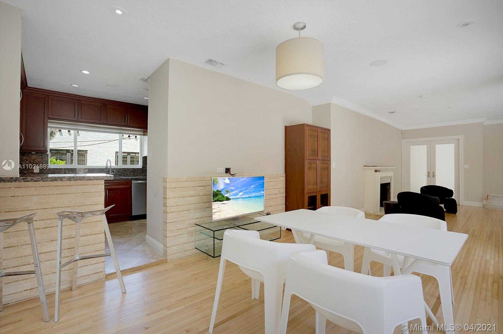 Small Image of 1220 CAPRI ST, Coral Gables Number 5