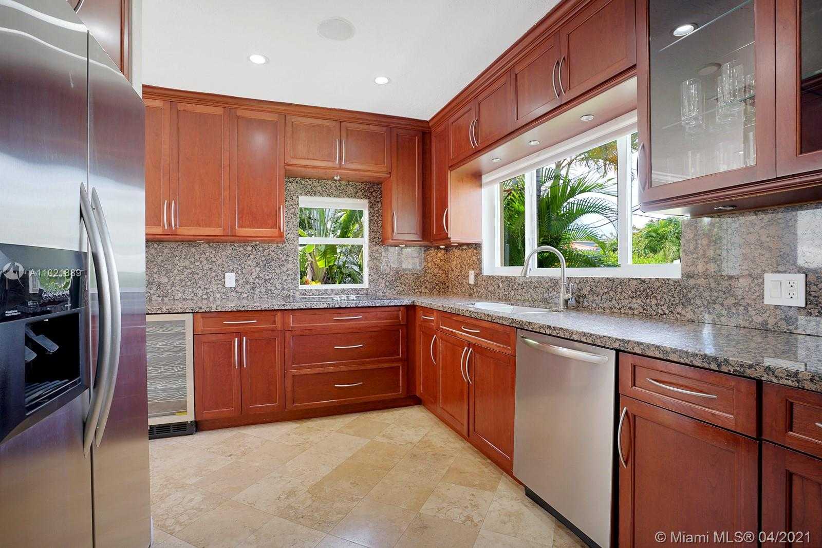 Small Image of 1220 CAPRI ST, Coral Gables Number 8