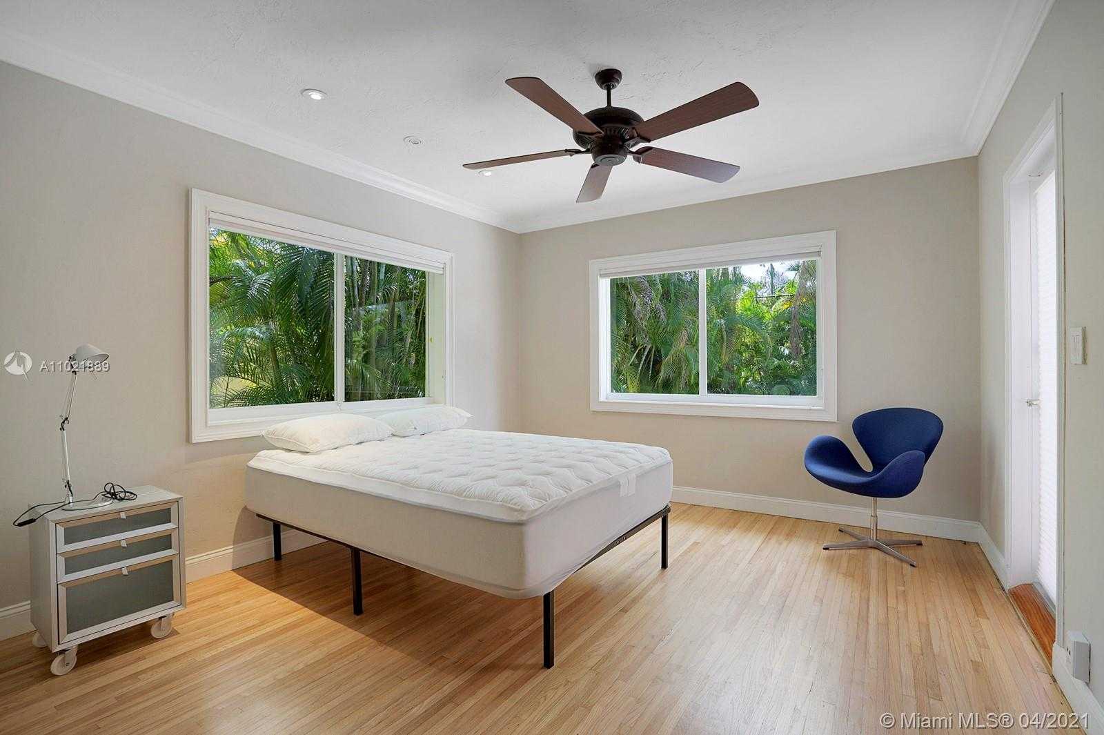 Small Image of 1220 CAPRI ST, Coral Gables Number 9