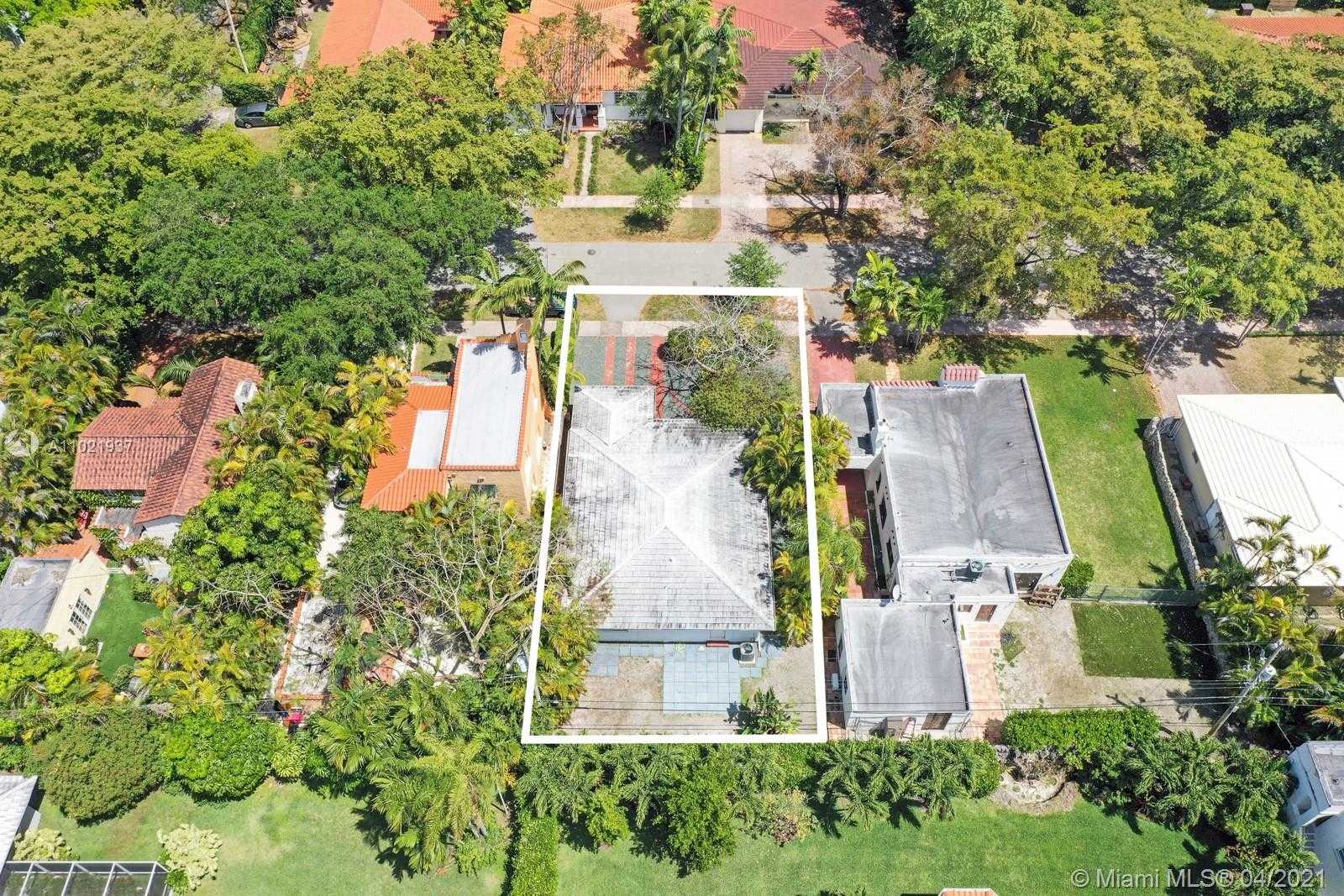Small Image of 1210 CAPRI ST, Coral Gables Number 15