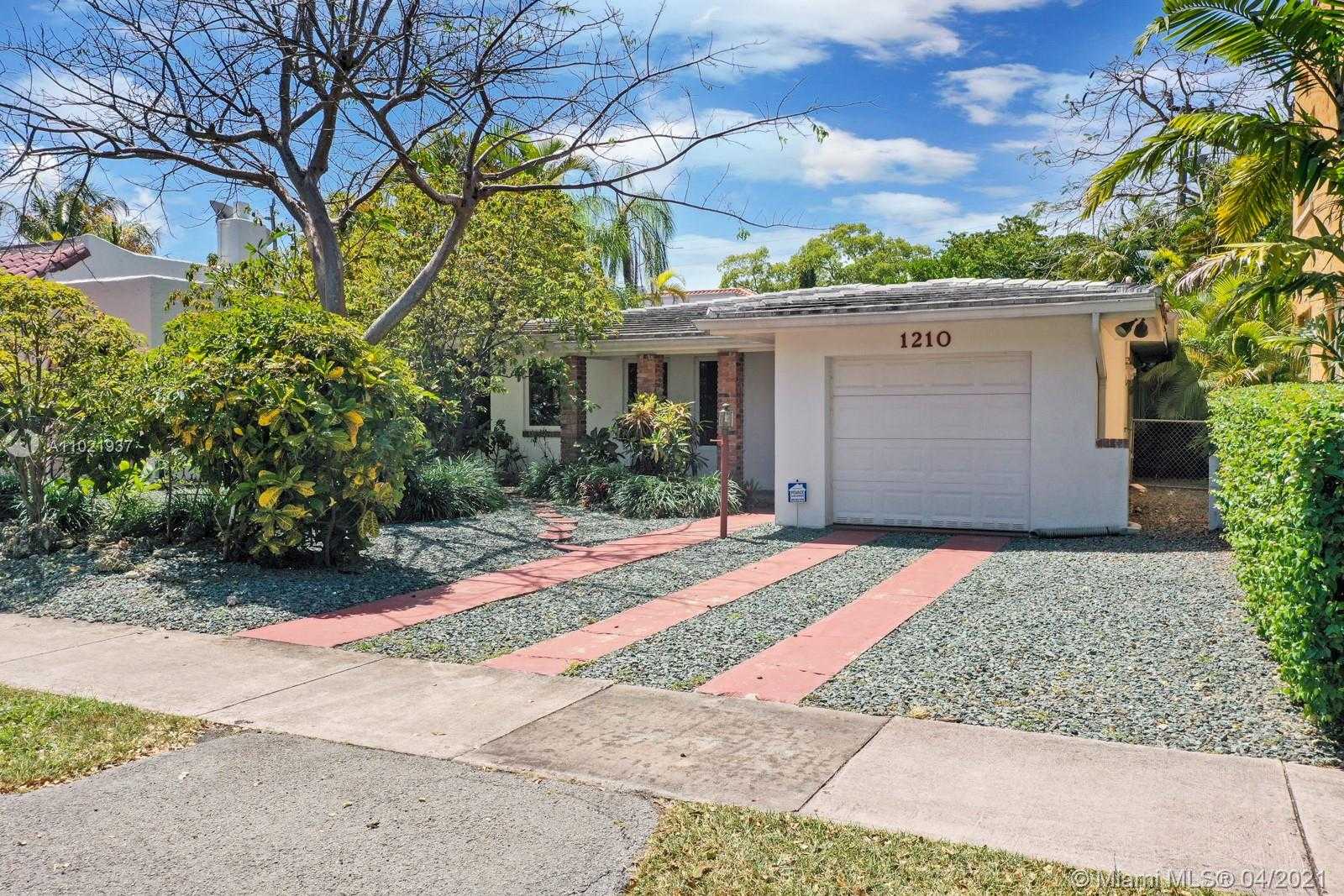 Small Image of 1210 CAPRI ST, Coral Gables Number 16
