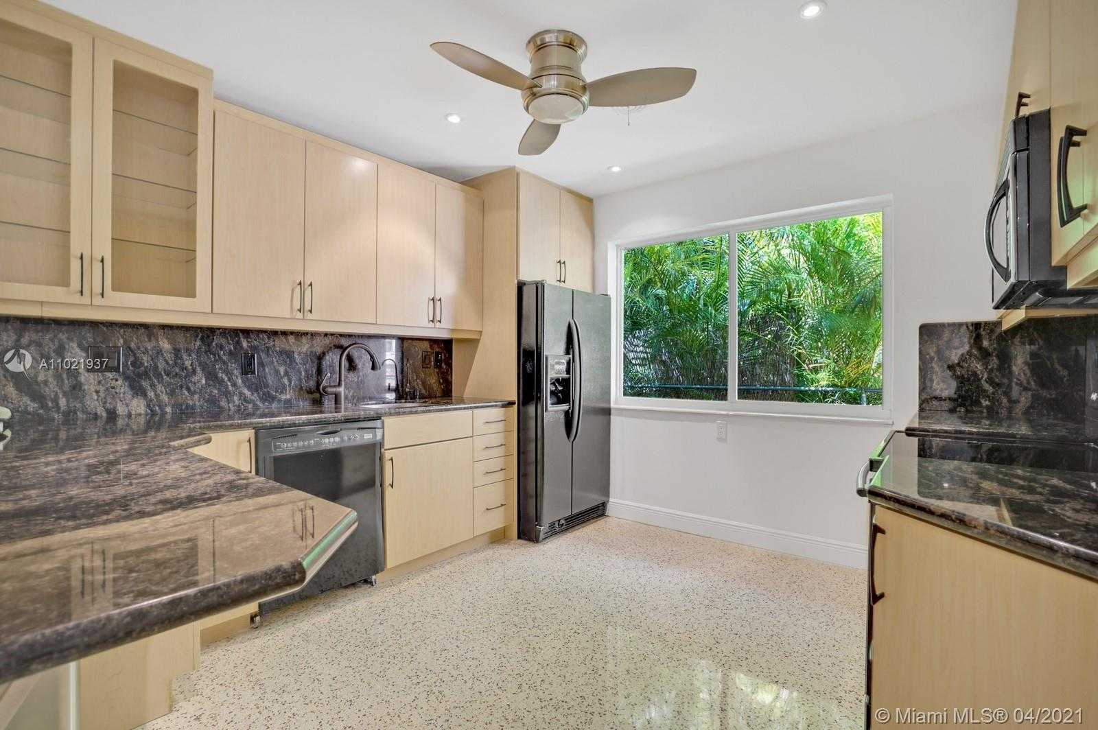 Small Image of 1210 CAPRI ST, Coral Gables Number 6