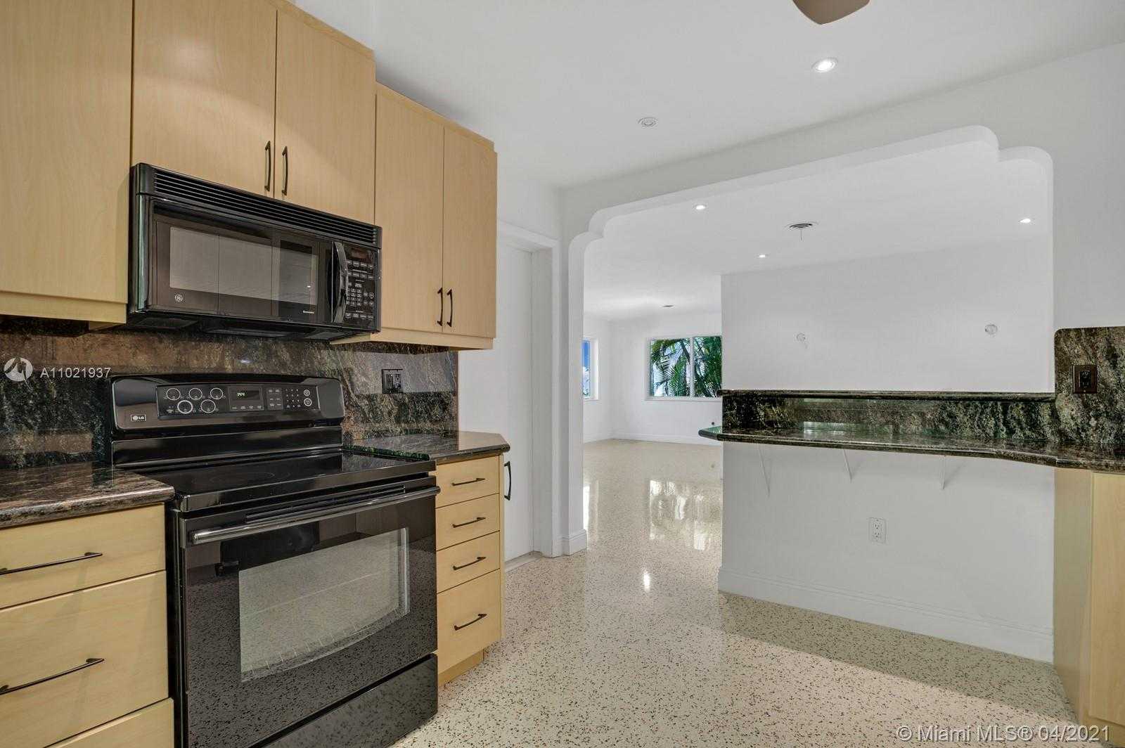 Small Image of 1210 CAPRI ST, Coral Gables Number 7