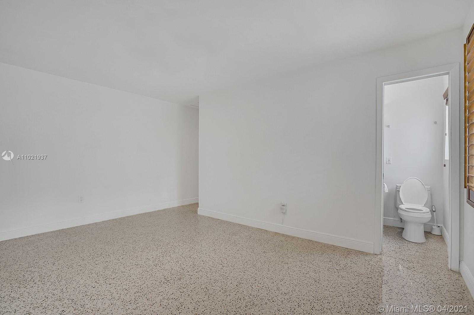Small Image of 1210 CAPRI ST, Coral Gables Number 9