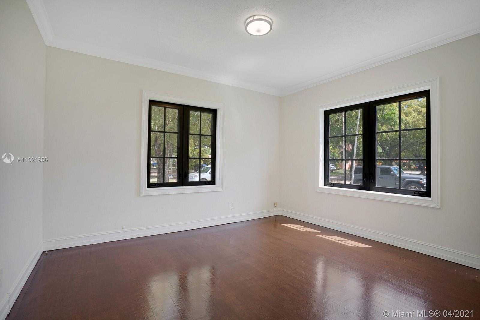 Small Image of 1214 CAPRI ST, Coral Gables Number 11