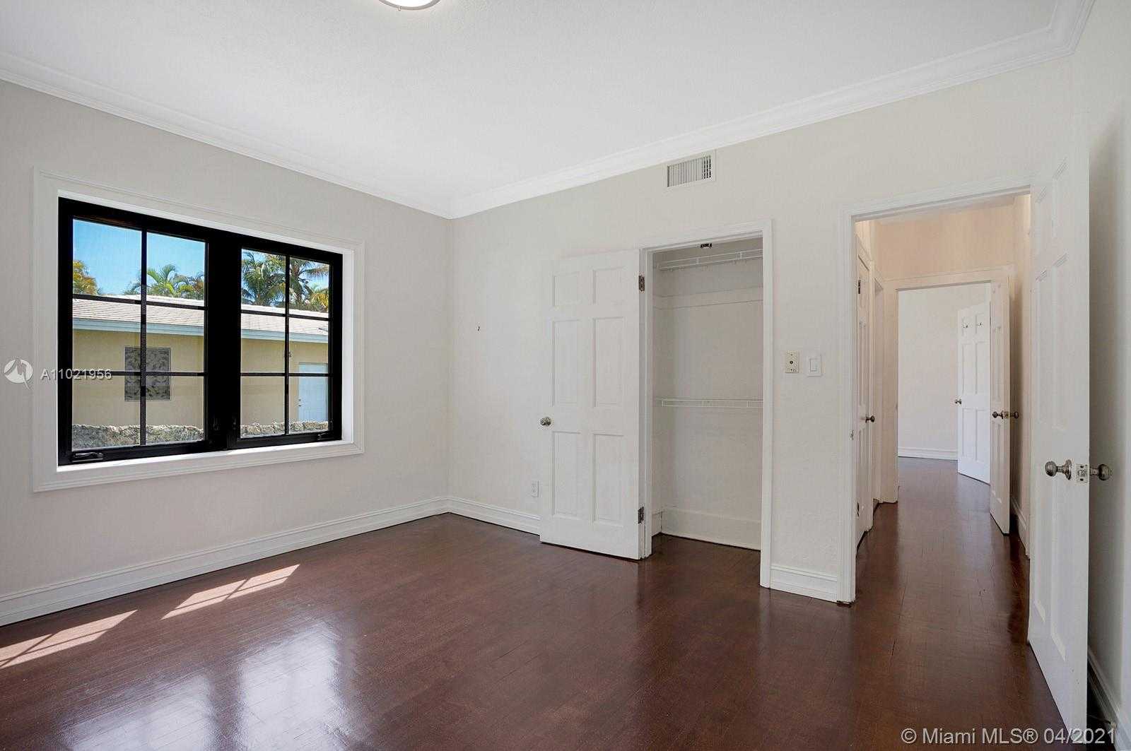 Small Image of 1214 CAPRI ST, Coral Gables Number 12