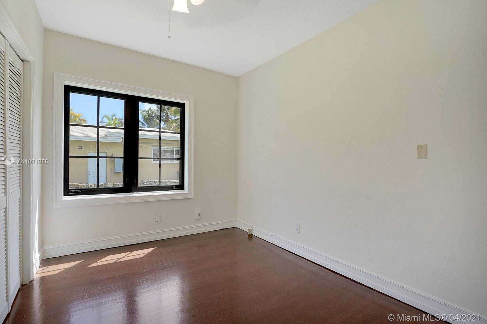 Small Image of 1214 CAPRI ST, Coral Gables Number 14