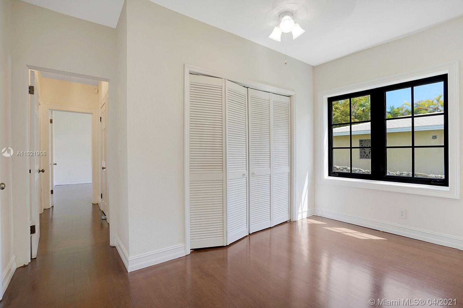 Small Image of 1214 CAPRI ST, Coral Gables Number 15