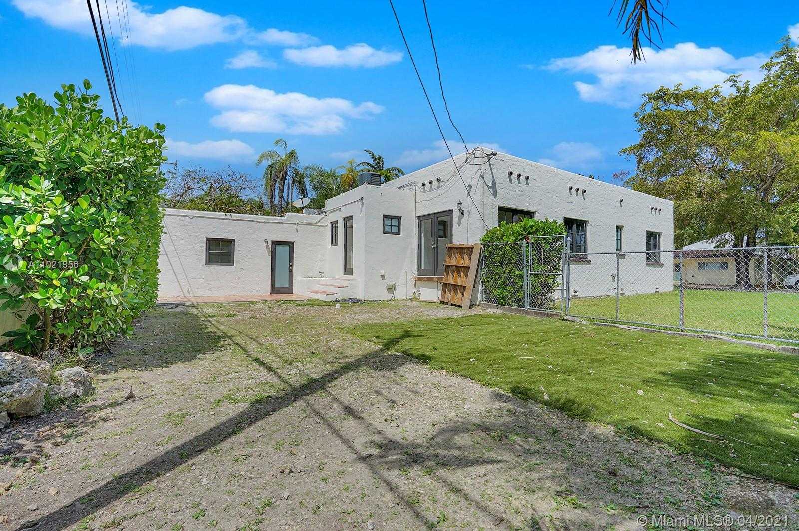 Small Image of 1214 CAPRI ST, Coral Gables Number 18