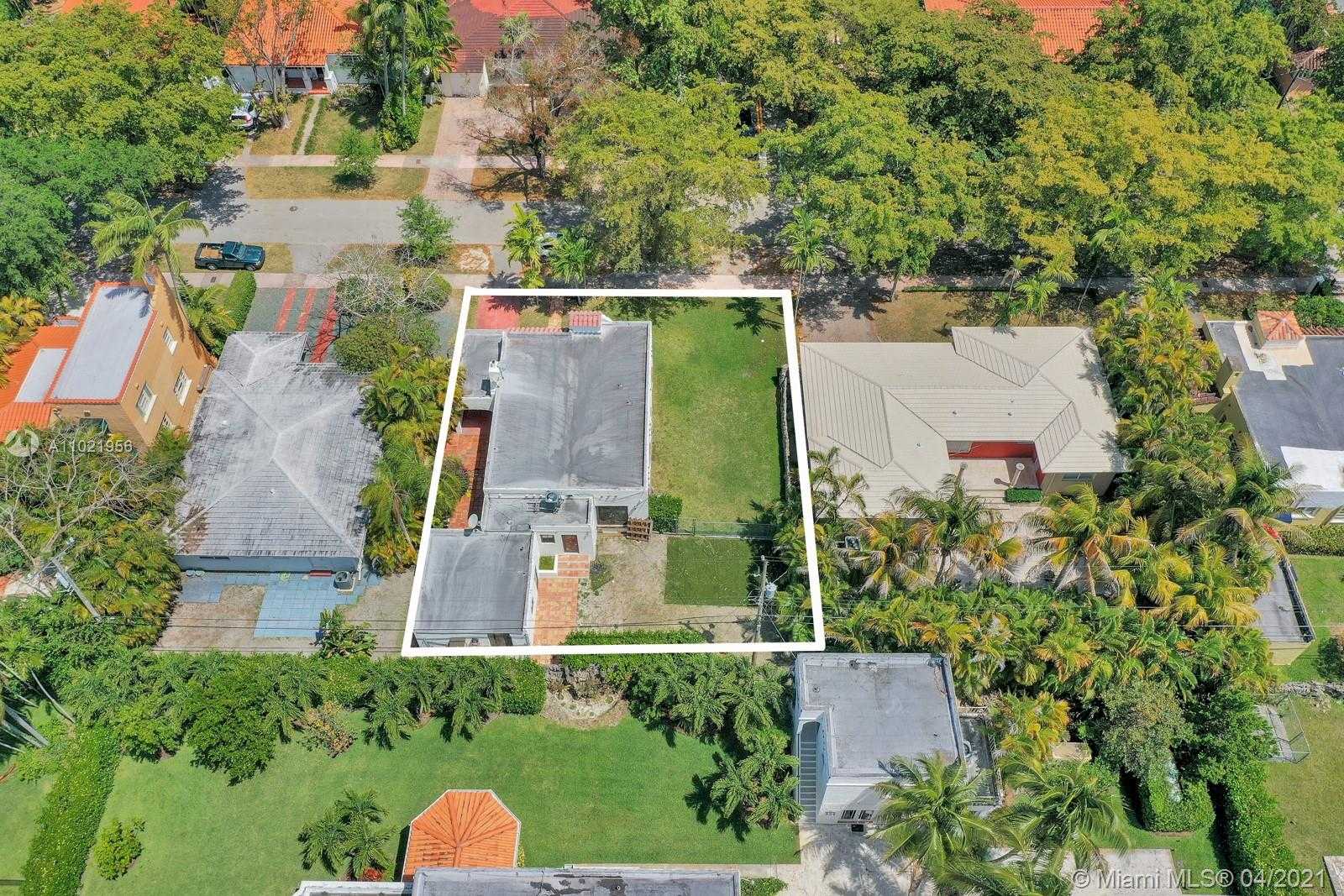 Small Image of 1214 CAPRI ST, Coral Gables Number 19