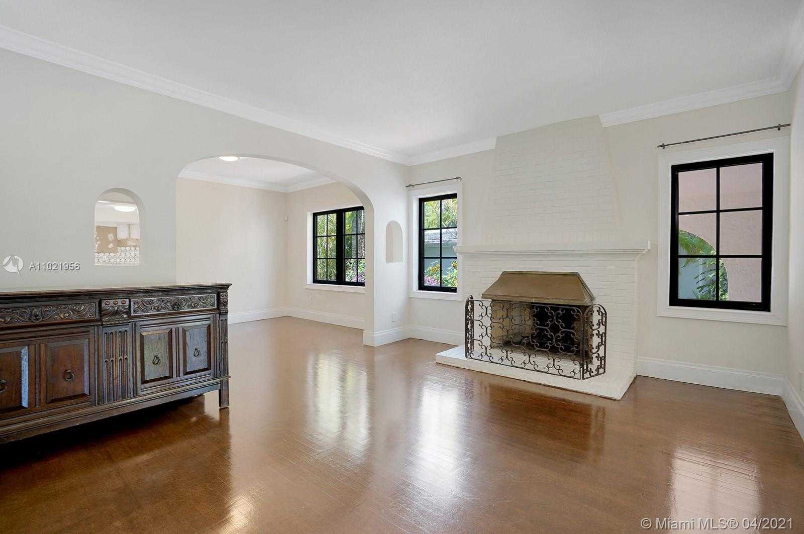Small Image of 1214 CAPRI ST, Coral Gables Number 6