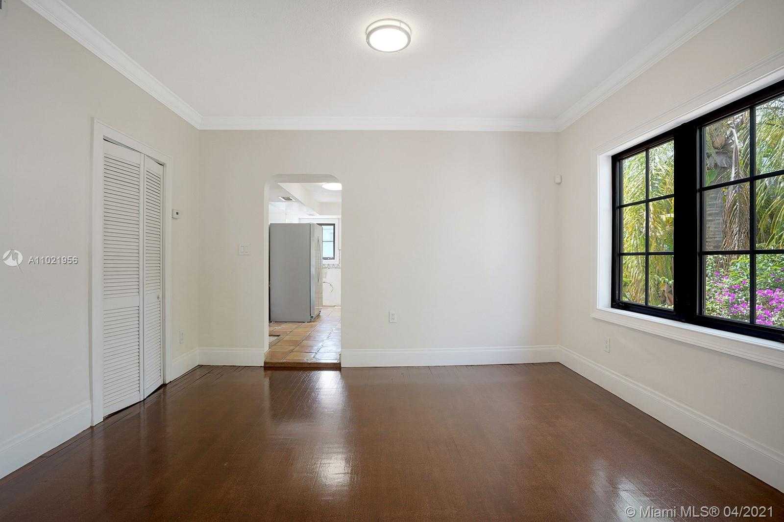 Small Image of 1214 CAPRI ST, Coral Gables Number 7