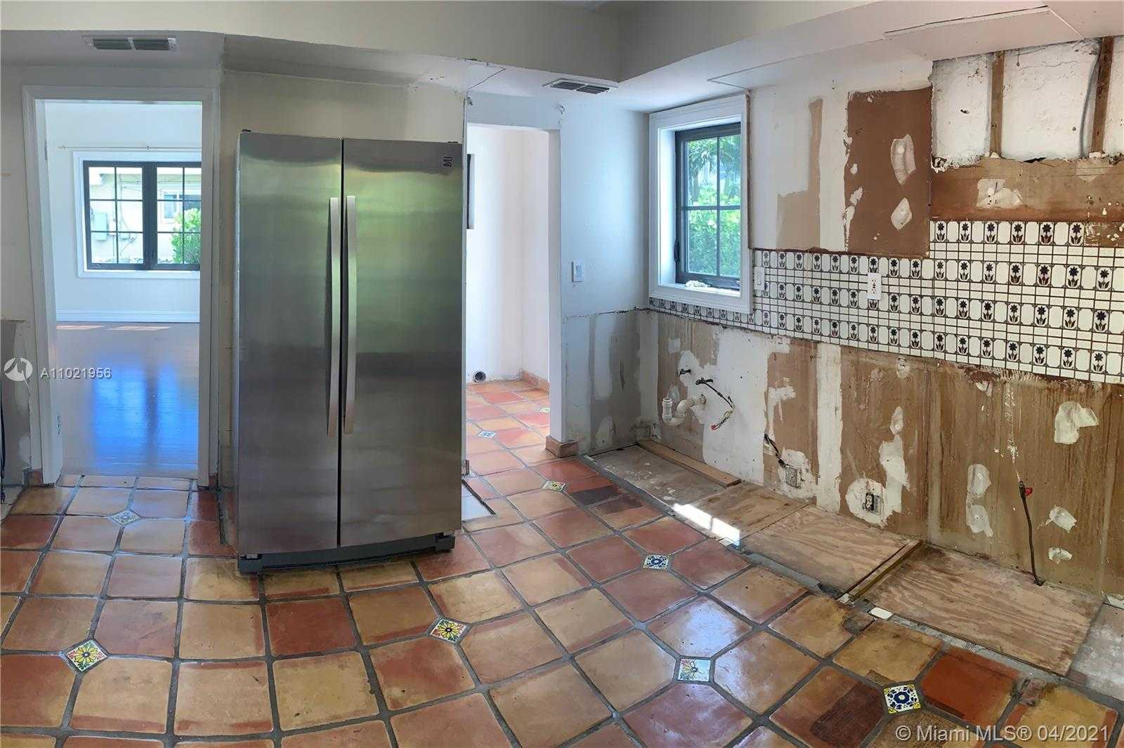 Small Image of 1214 CAPRI ST, Coral Gables Number 8