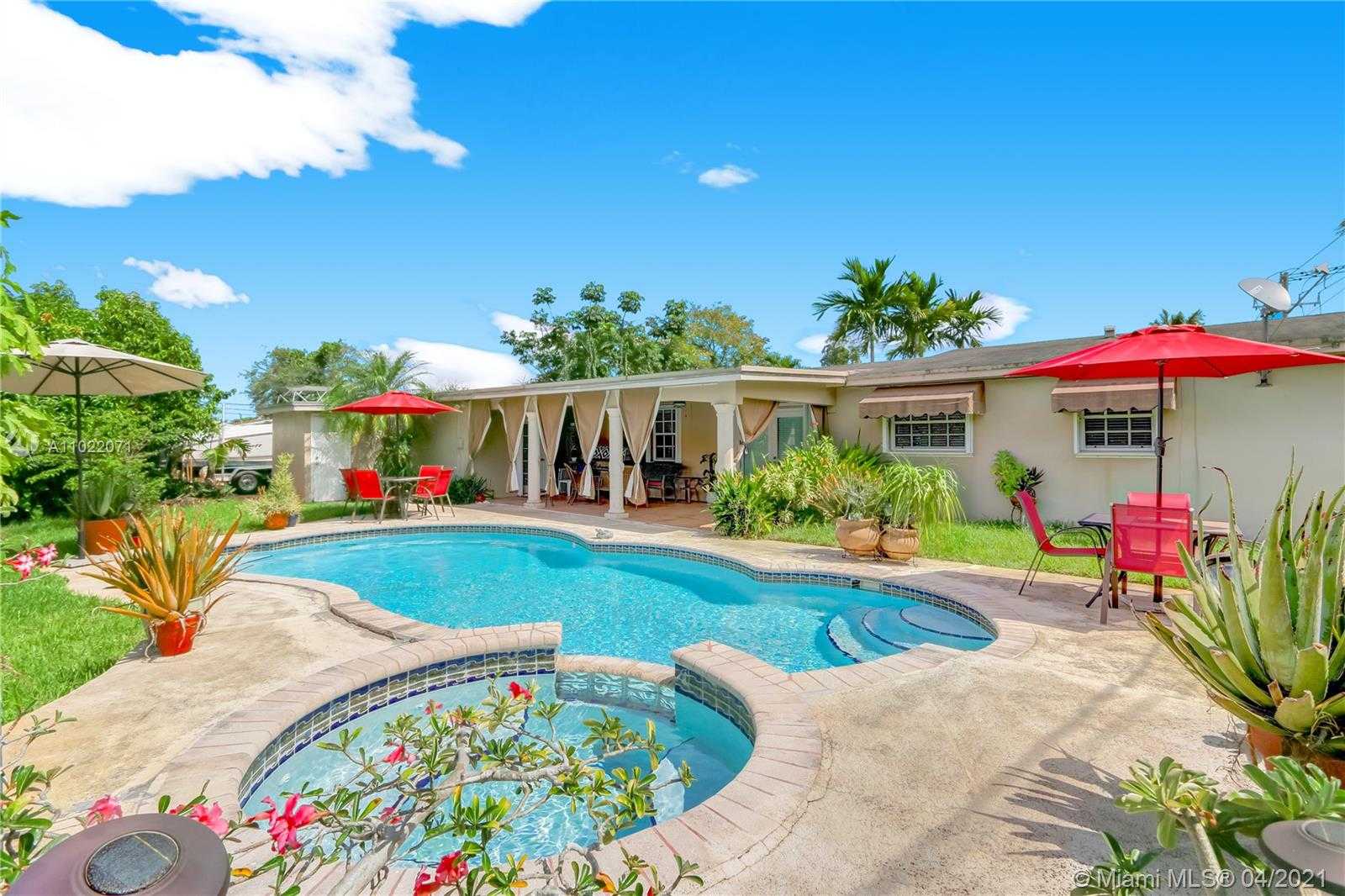 Small Image of 17020 NORTH WEST 82ND AVE, Hialeah Number 11