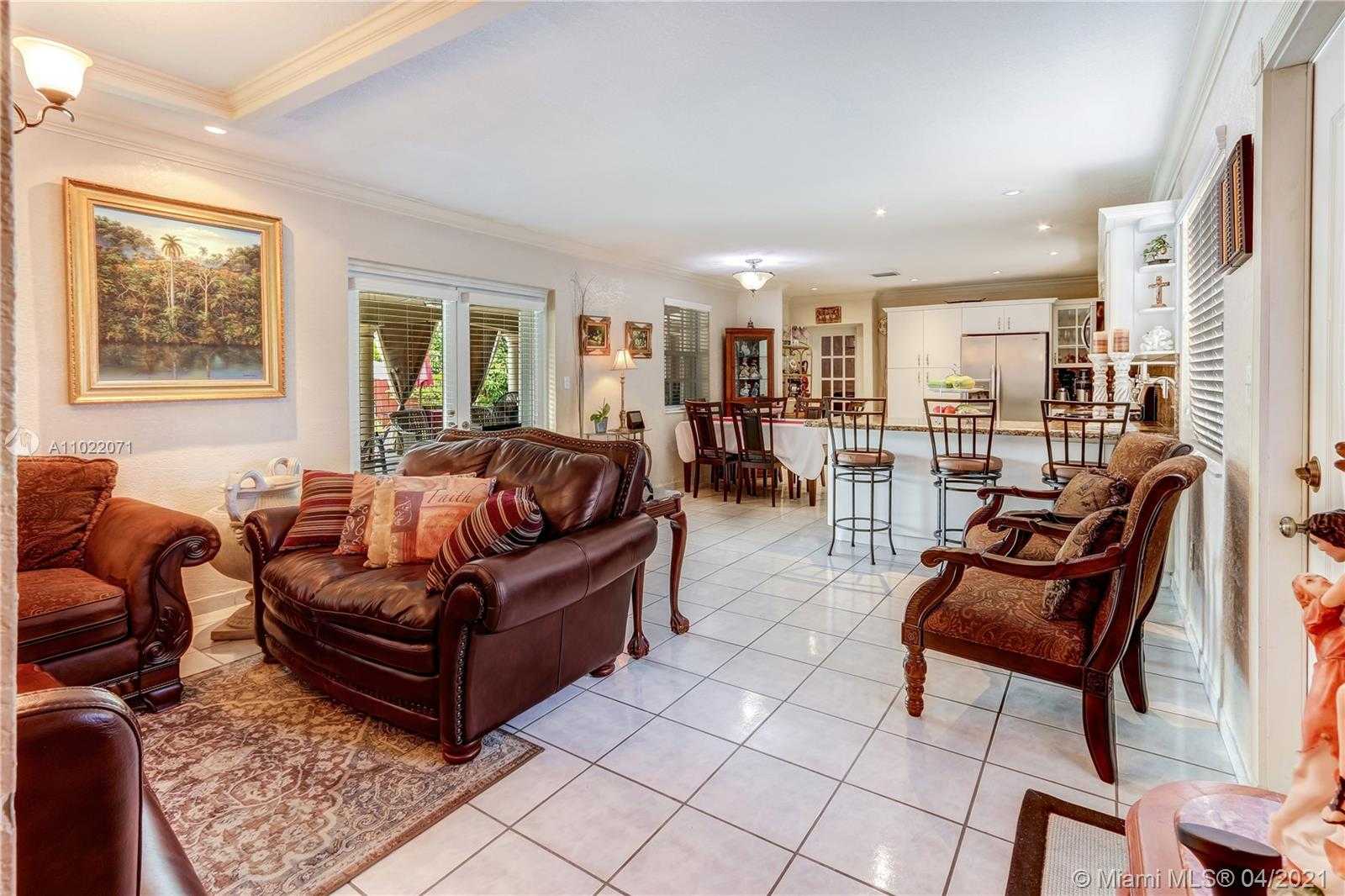 Small Image of 17020 NORTH WEST 82ND AVE, Hialeah Number 3