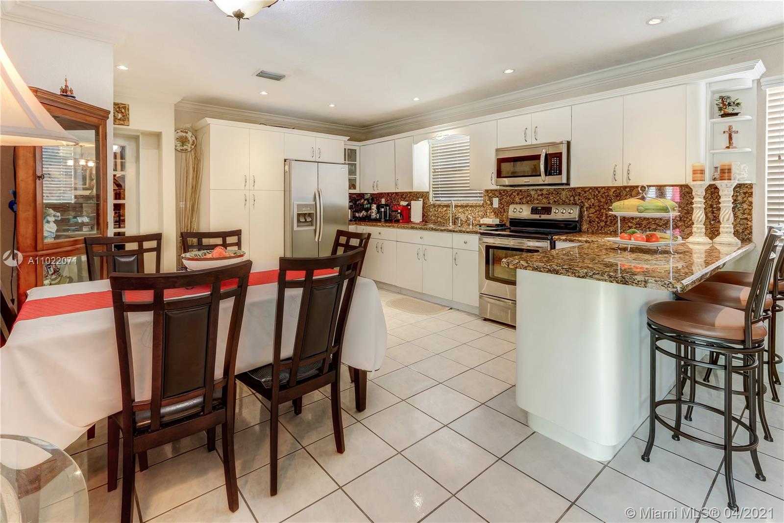 Small Image of 17020 NORTH WEST 82ND AVE, Hialeah Number 5