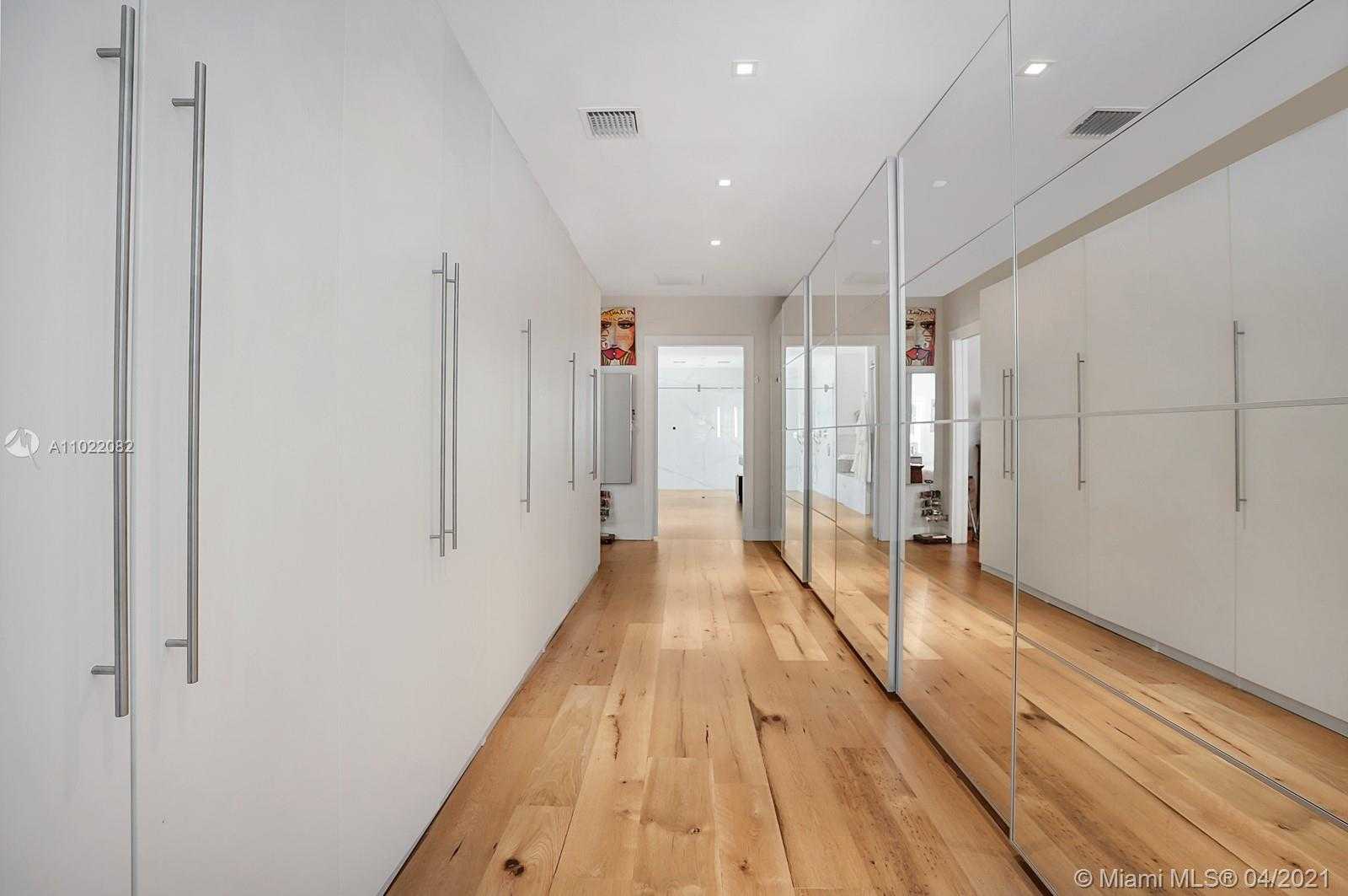 Small Image of 3870 LEAFY WAY, Miami Number 12