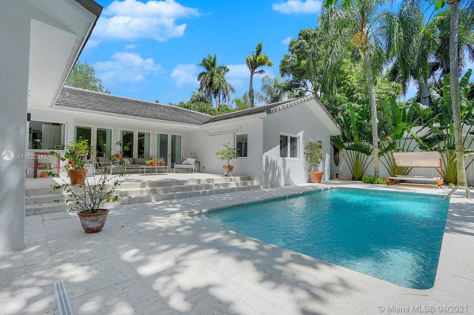 Small Image of 3870 LEAFY WAY, Miami Number 20