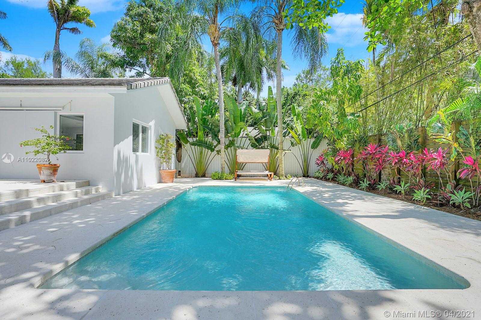Small Image of 3870 LEAFY WAY, Miami Number 21