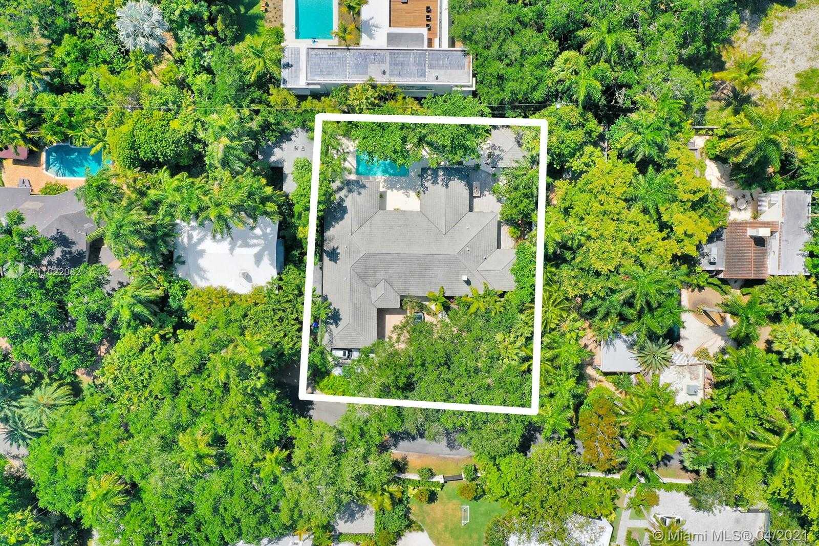 Small Image of 3870 LEAFY WAY, Miami Number 26