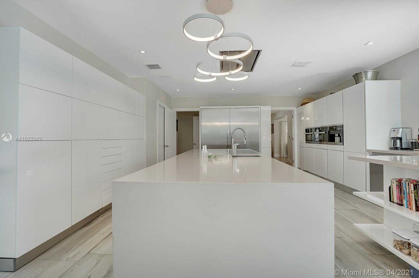 Small Image of 3870 LEAFY WAY, Miami Number 8