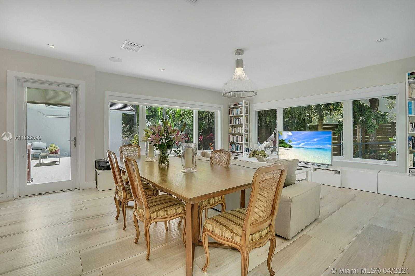 Small Image of 3870 LEAFY WAY, Miami Number 9