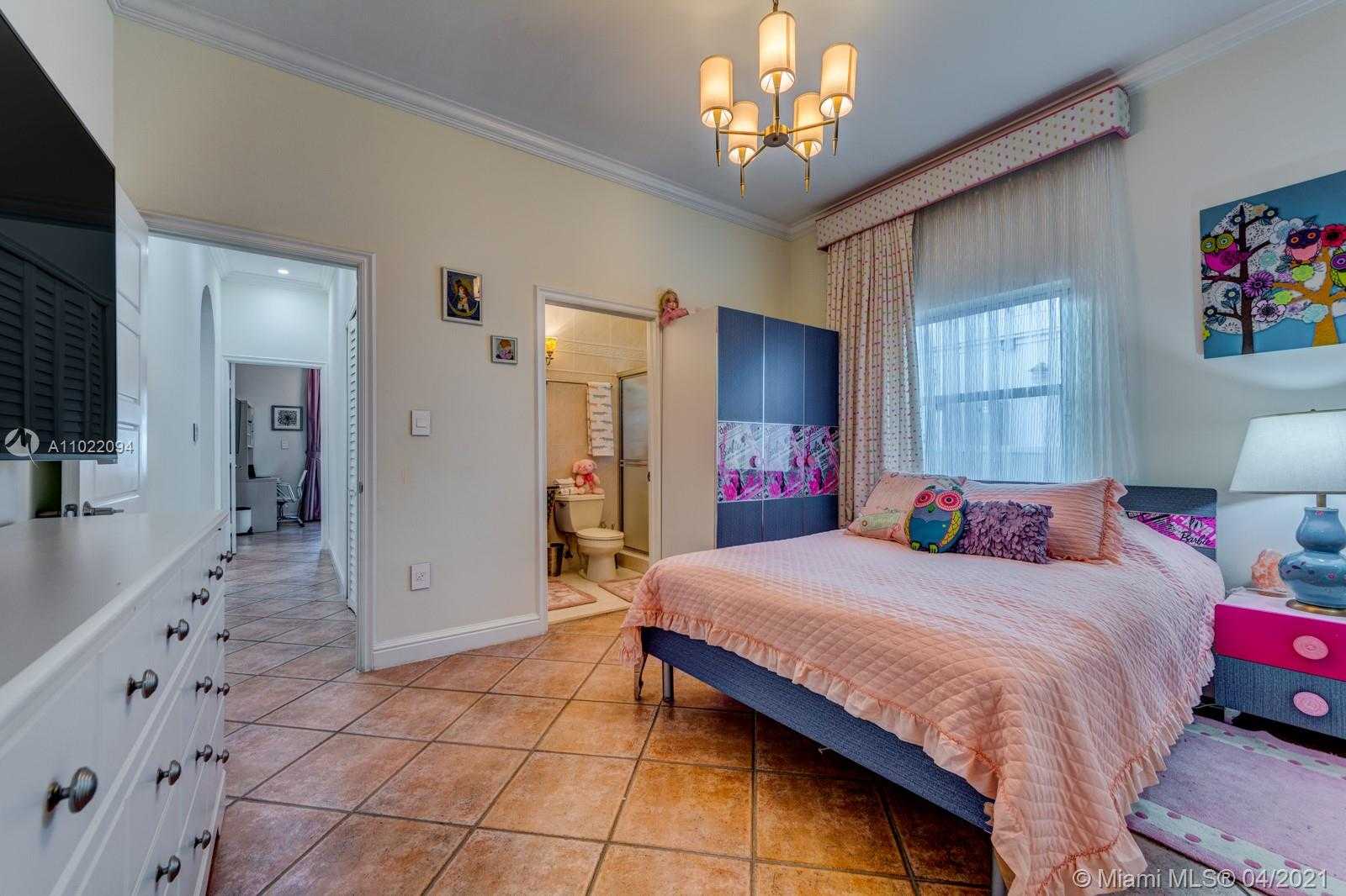 Small Image of 326 ATLANTIC AVE, Sunny Isles Beach Number 11