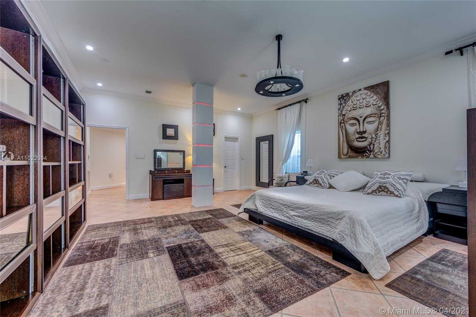 Small Image of 326 ATLANTIC AVE, Sunny Isles Beach Number 13